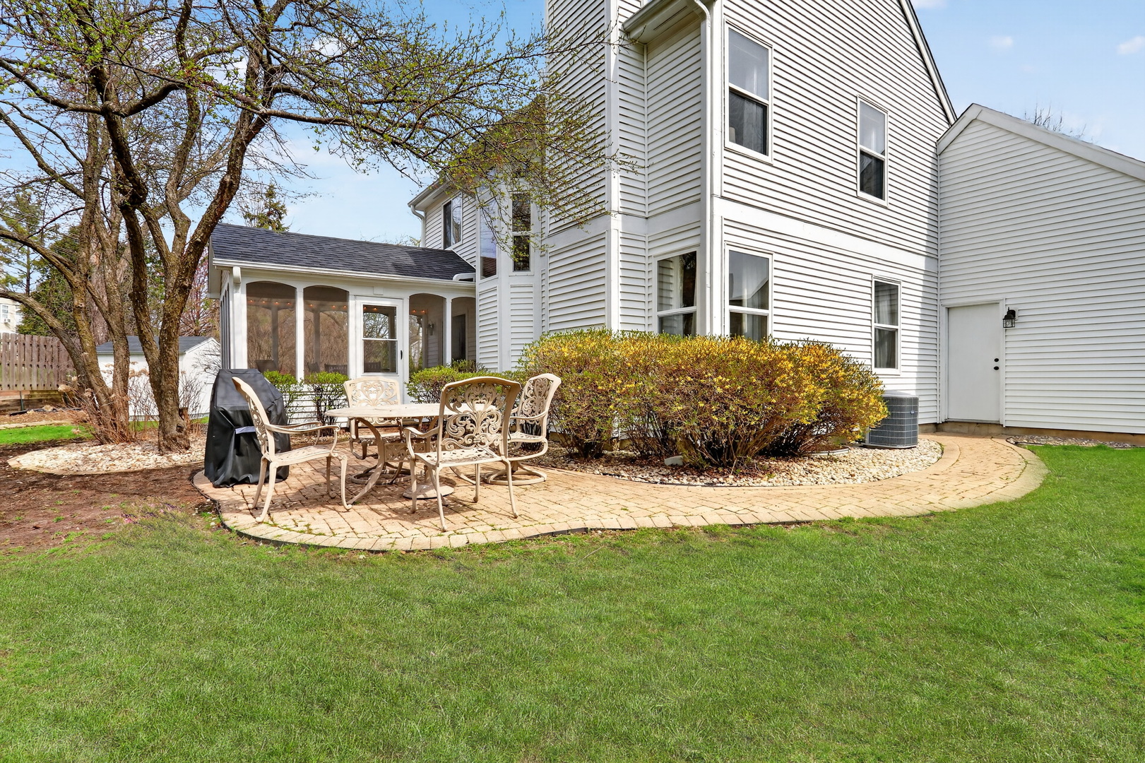 231 Lenox Court, Grayslake, IL 60030