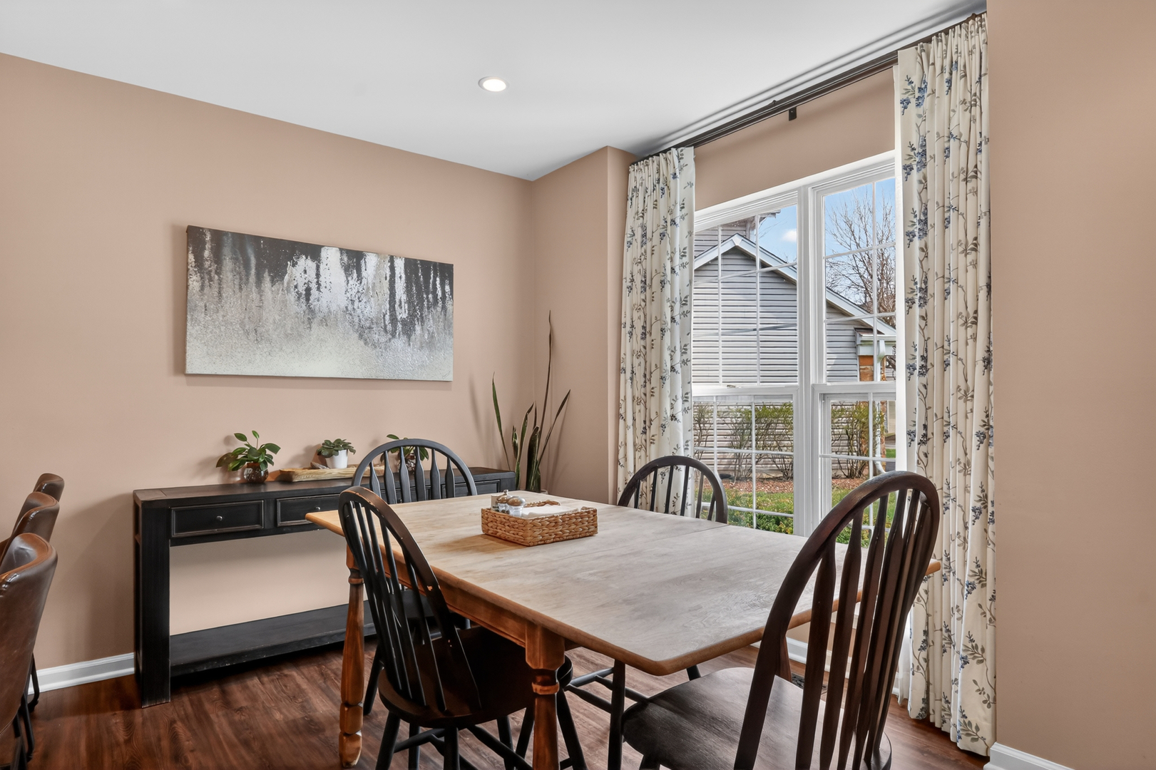 231 Lenox Court, Grayslake, IL 60030