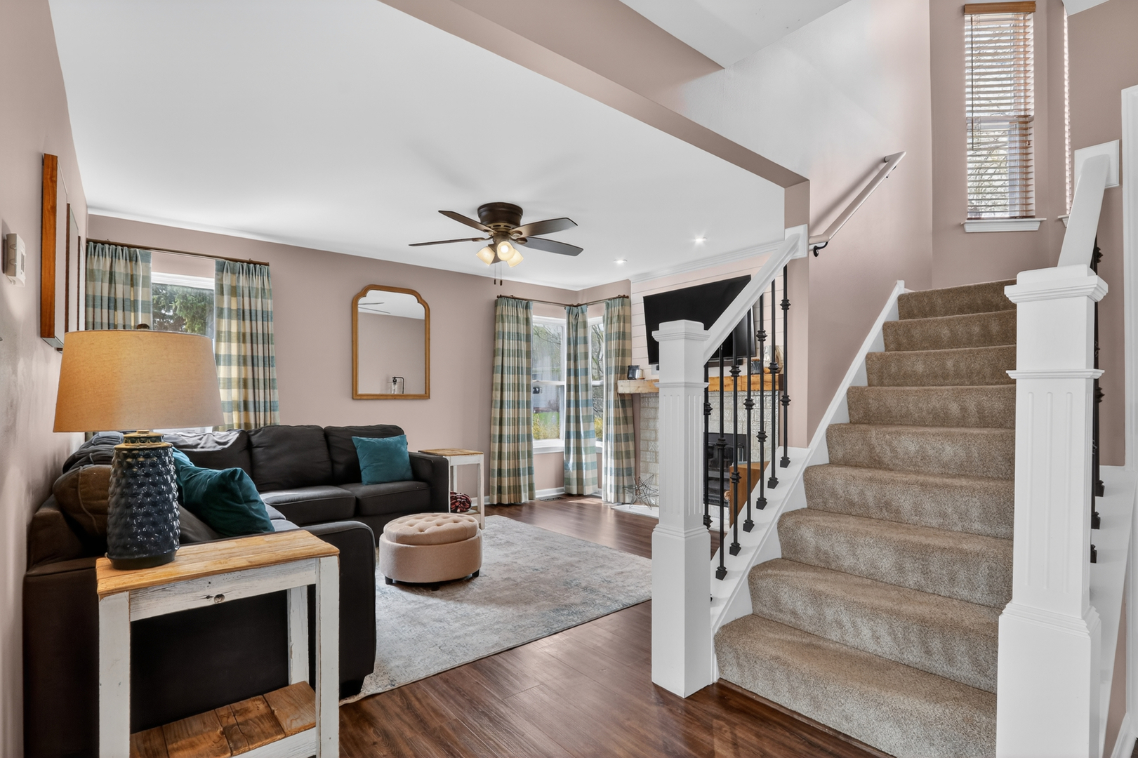 231 Lenox Court, Grayslake, IL 60030