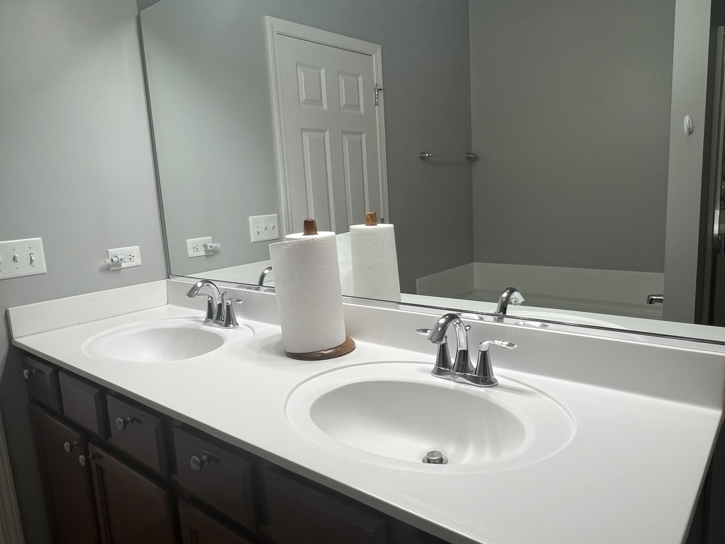 8225 Tremont Lane, Joliet, IL 60431