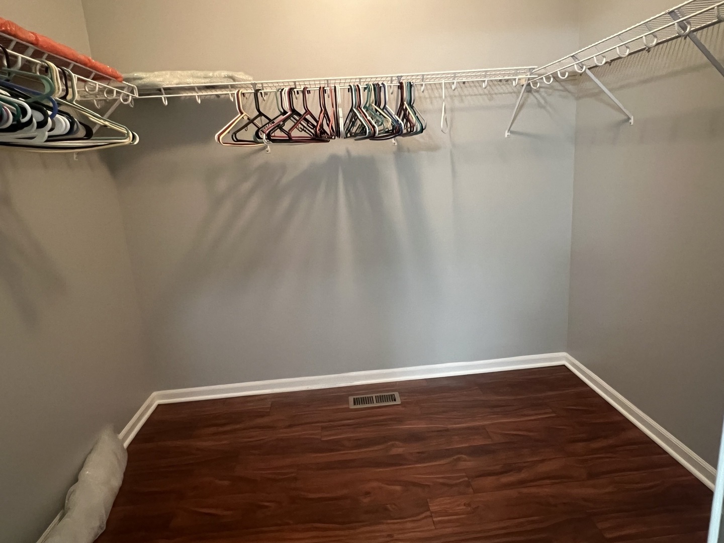 8225 Tremont Lane, Joliet, IL 60431