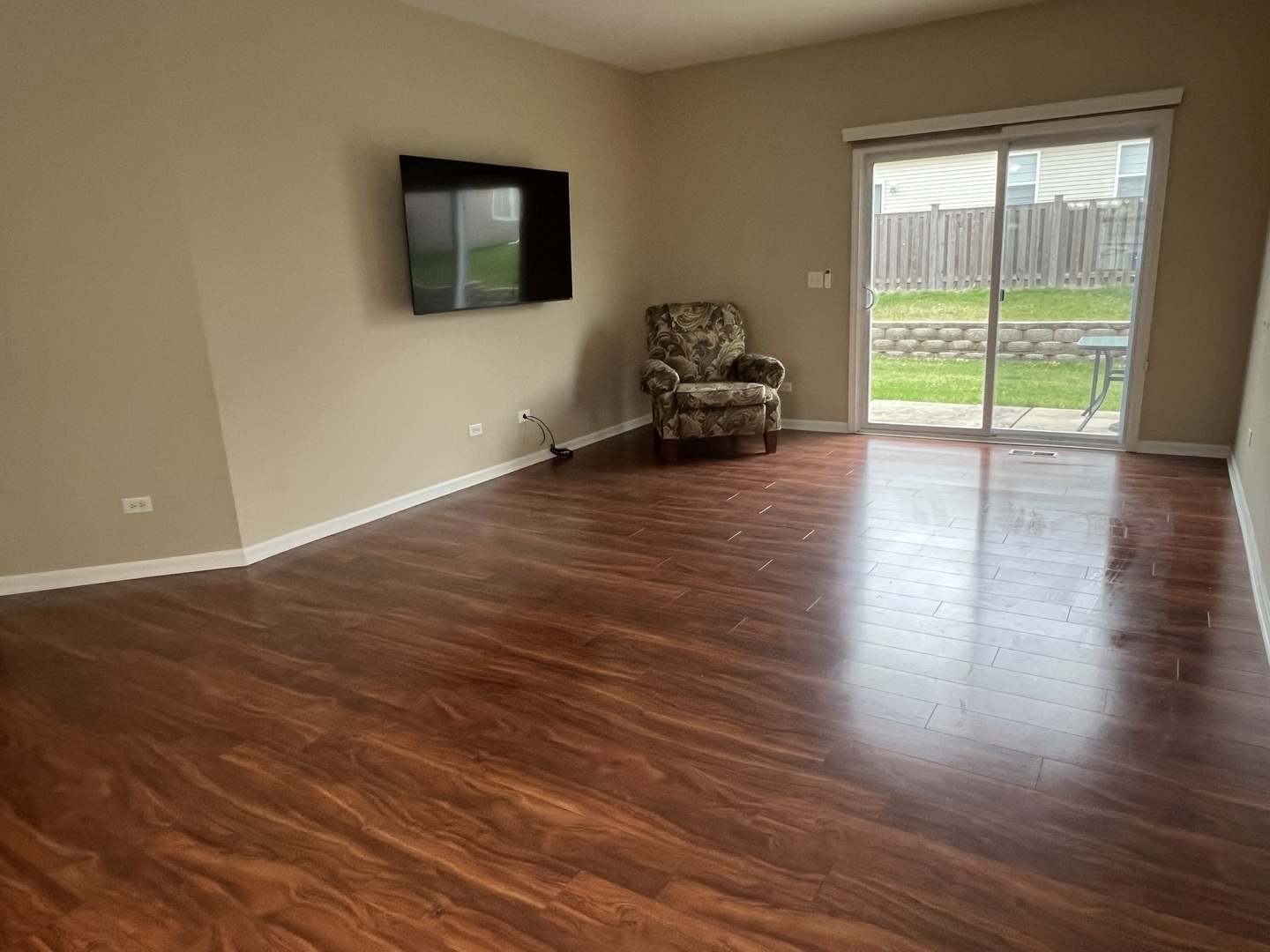 8225 Tremont Lane, Joliet, IL 60431