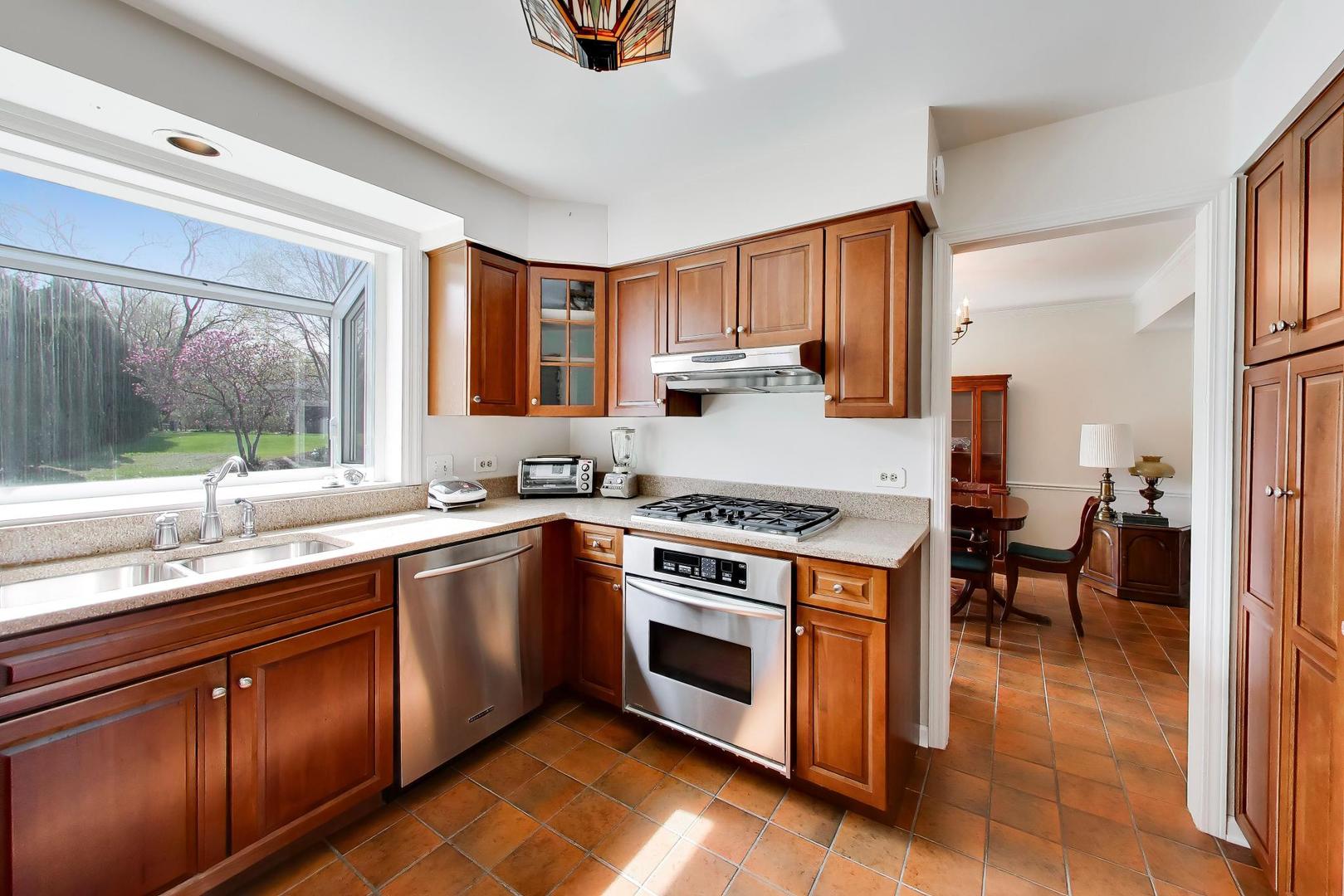 0N421 Winfield Scott Drive, Winfield, IL 60190