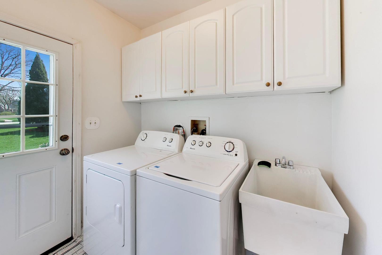 0N421 Winfield Scott Drive, Winfield, IL 60190