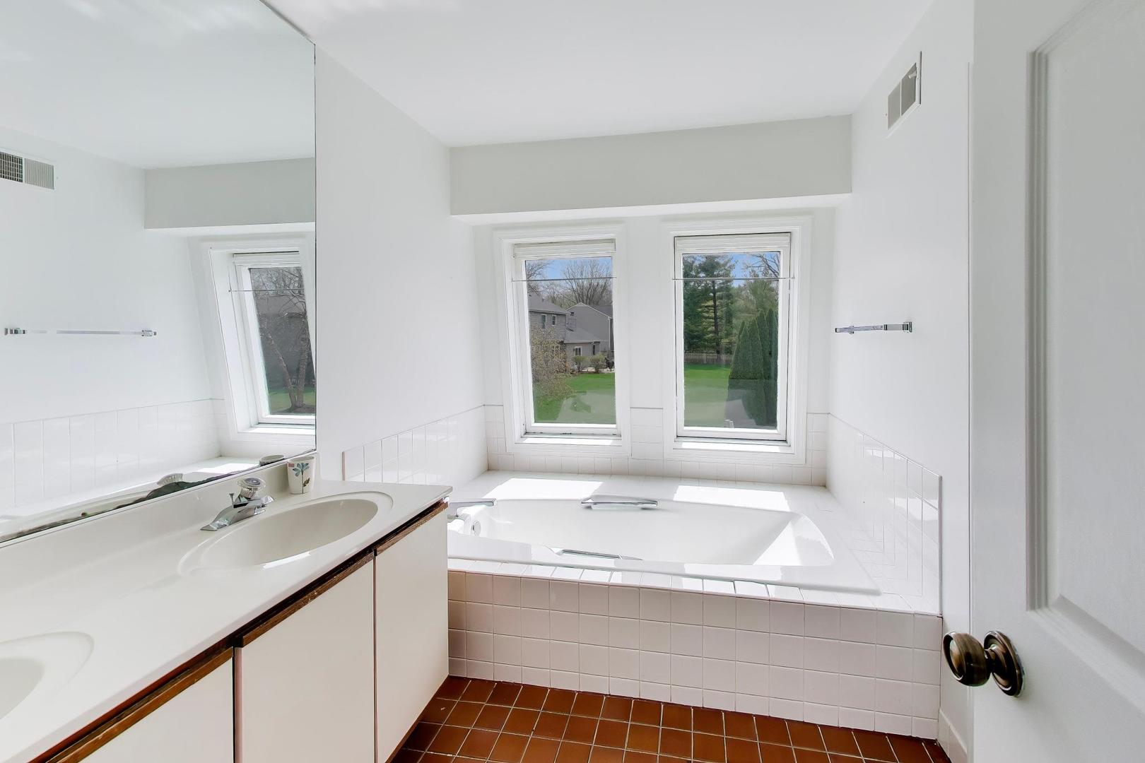 0N421 Winfield Scott Drive, Winfield, IL 60190