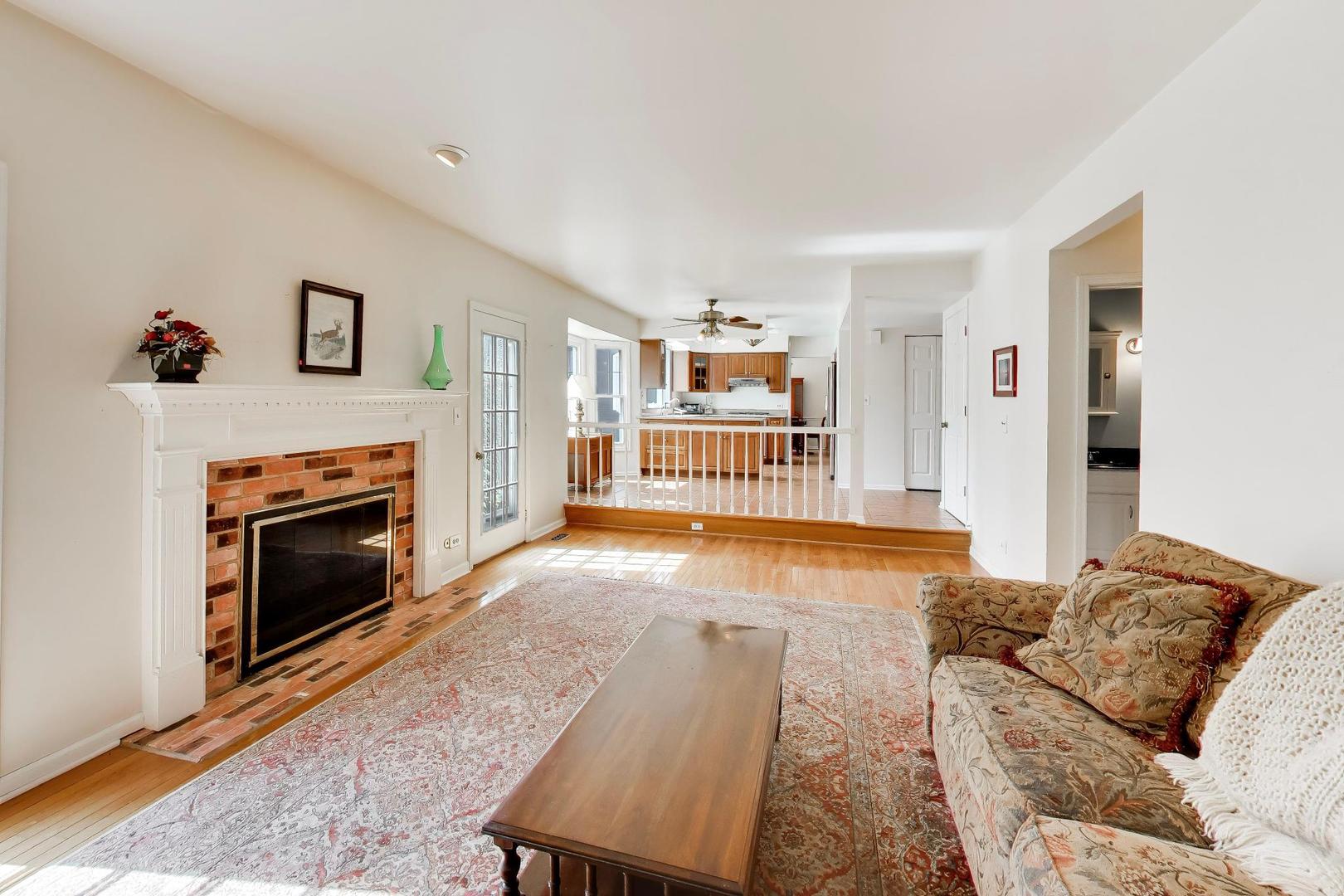 0N421 Winfield Scott Drive, Winfield, IL 60190