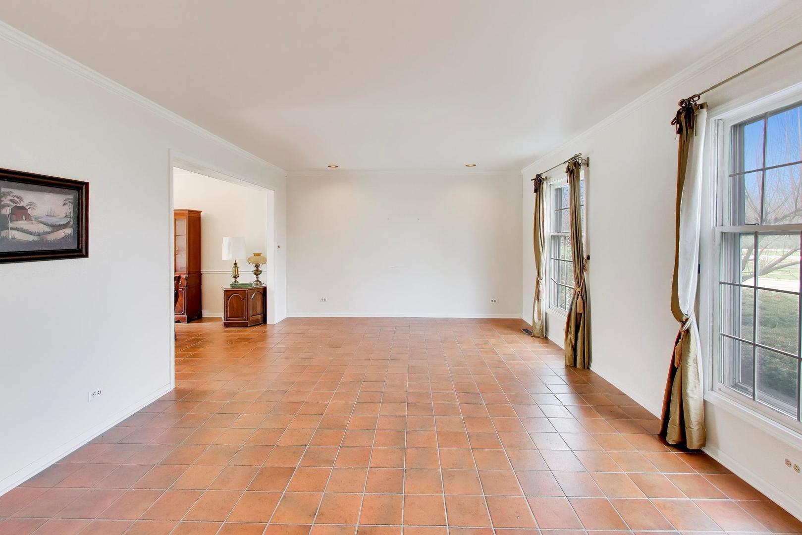 0N421 Winfield Scott Drive, Winfield, IL 60190