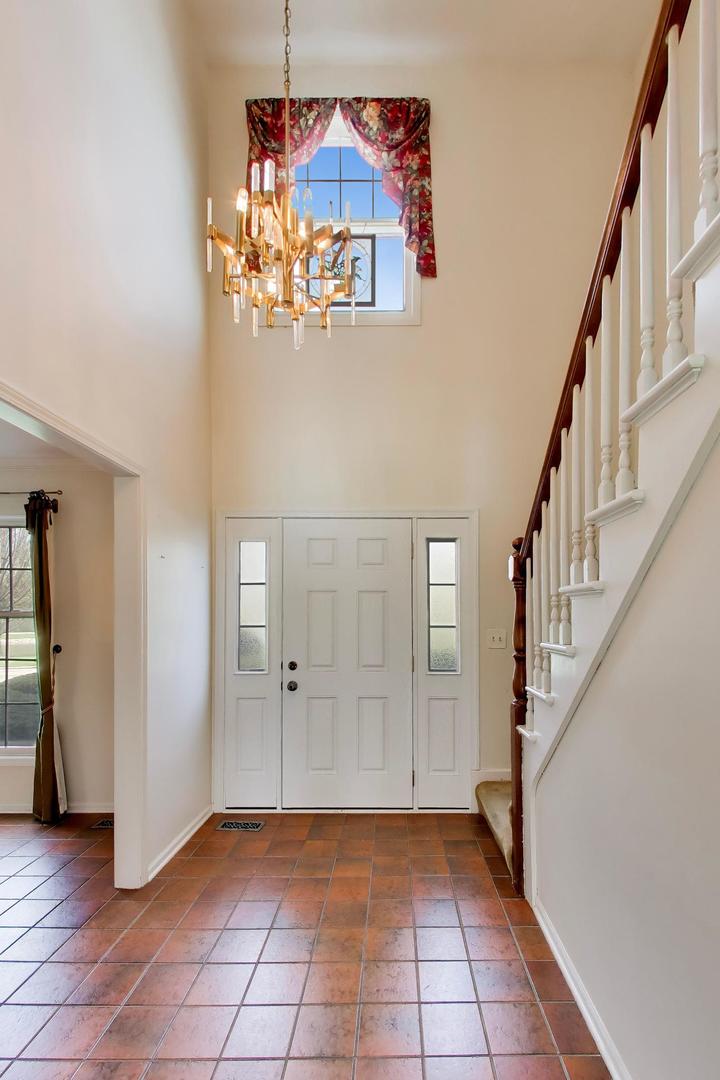 0N421 Winfield Scott Drive, Winfield, IL 60190