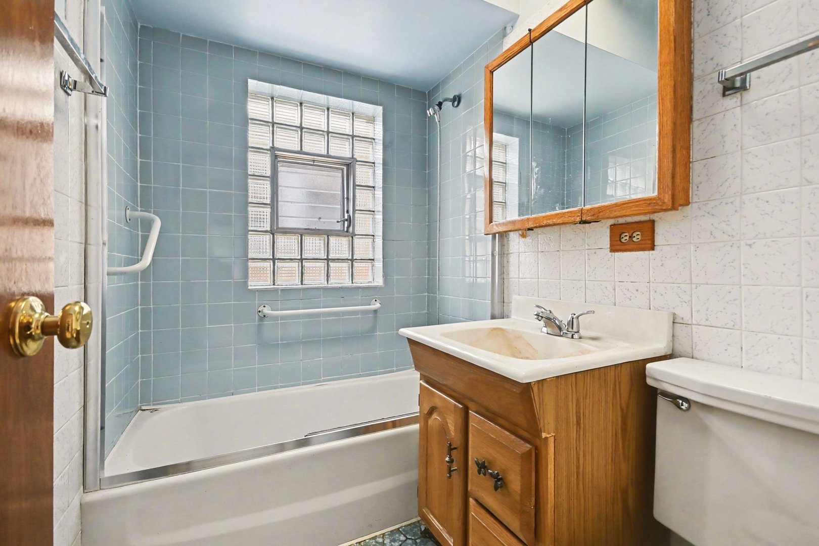 6634 W 64th Street, Chicago, IL 60638