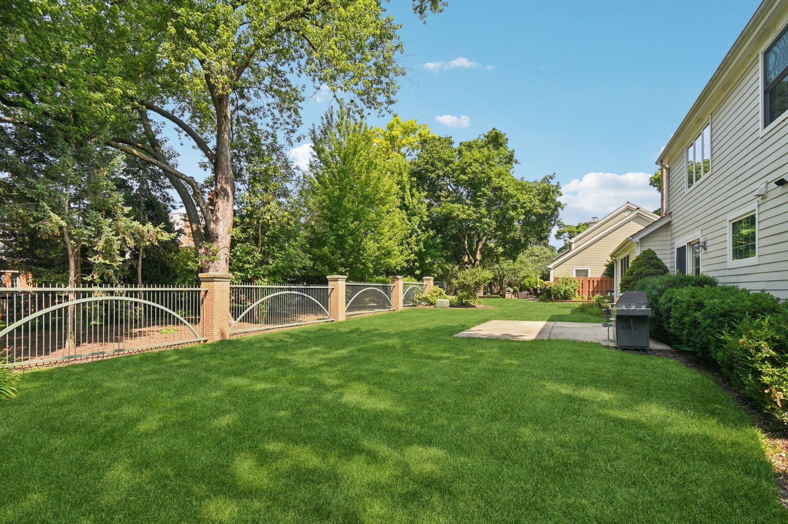 432 Whitney Drive, Barrington, IL 60010