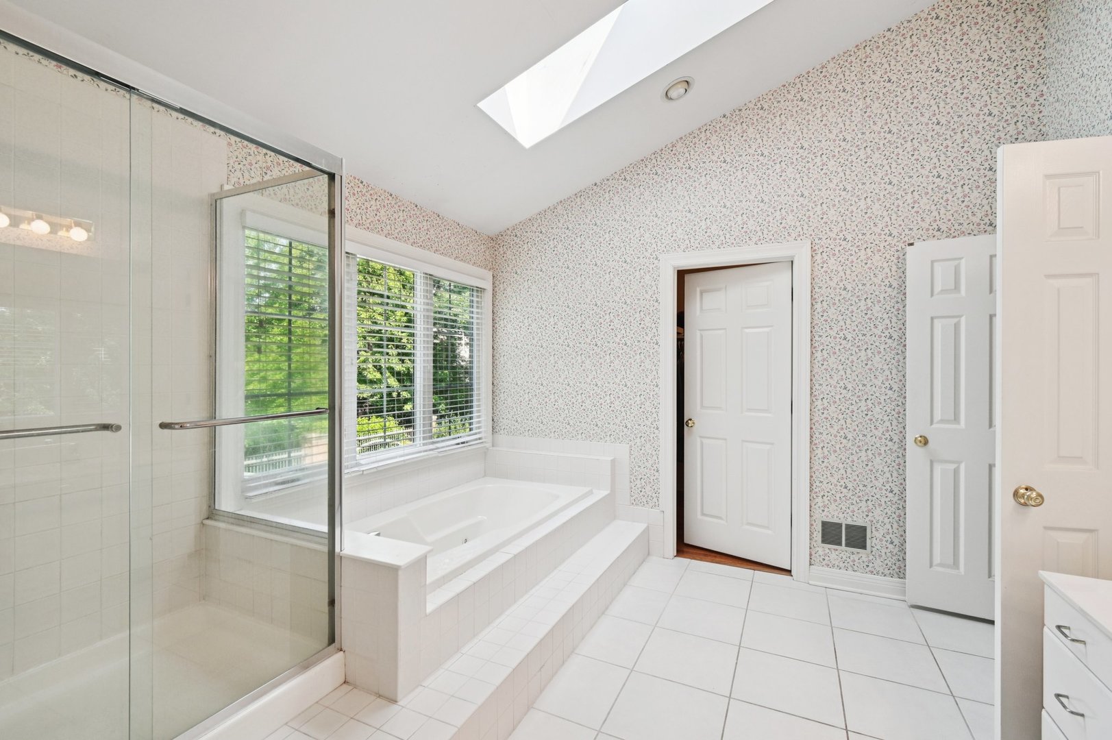 432 Whitney Drive, Barrington, IL 60010