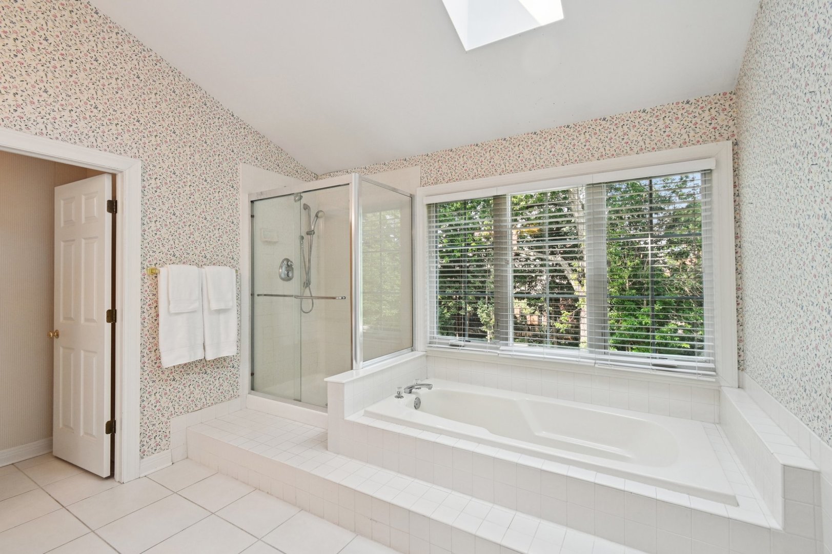 432 Whitney Drive, Barrington, IL 60010