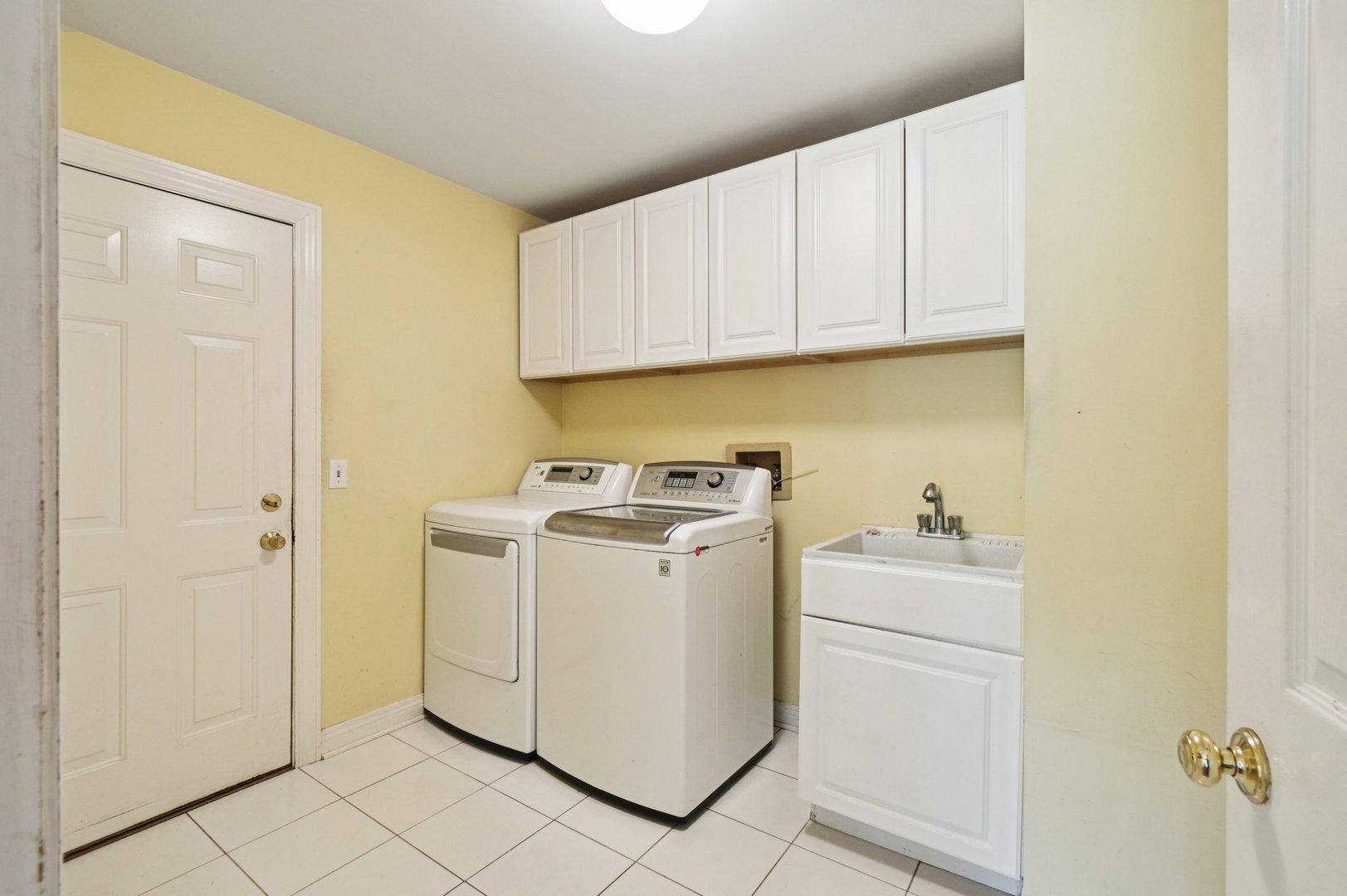 432 Whitney Drive, Barrington, IL 60010