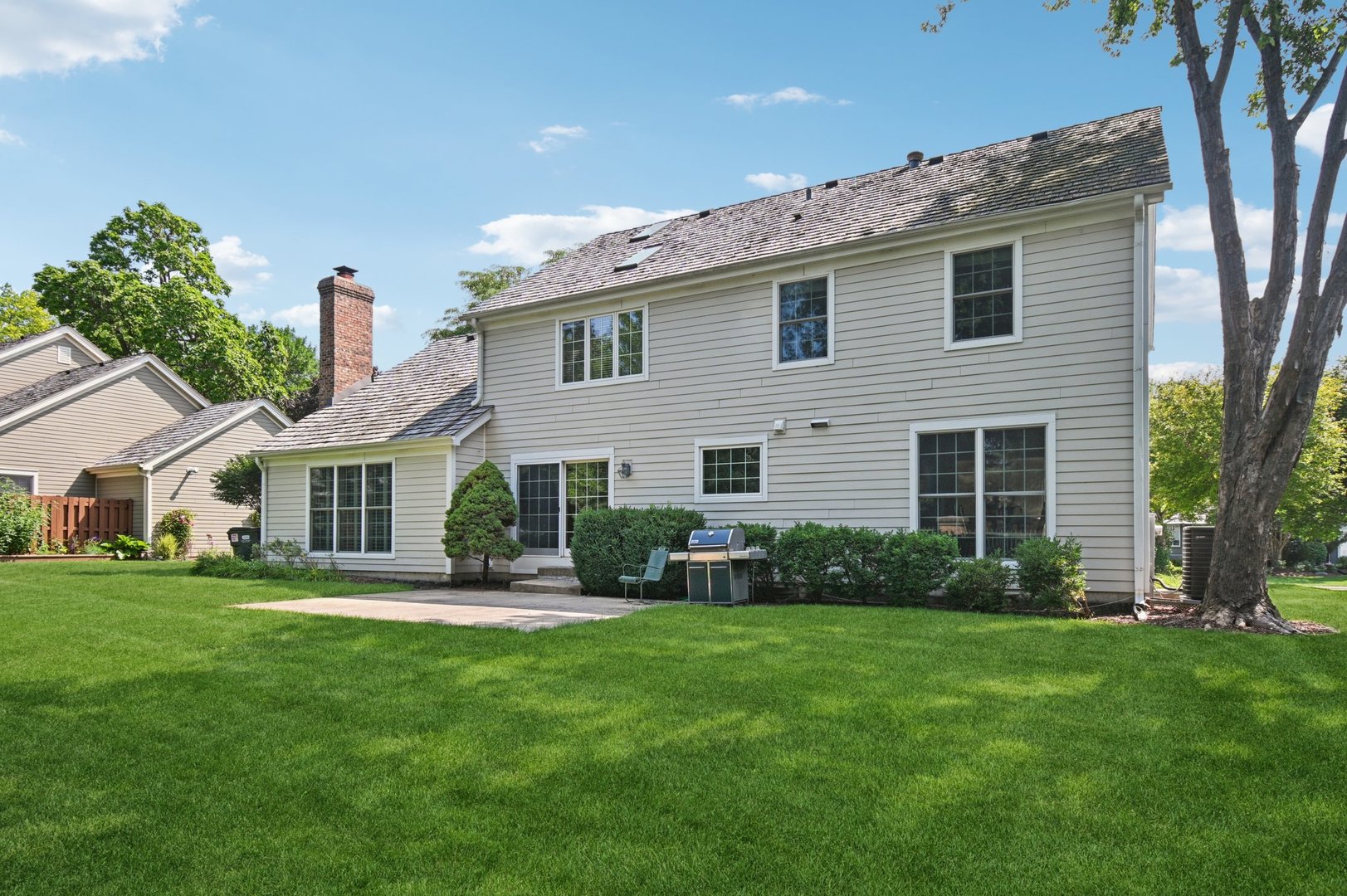 432 Whitney Drive, Barrington, IL 60010