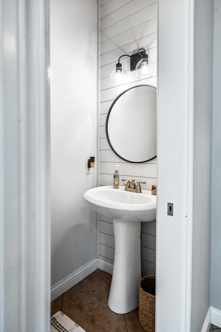 2213 Tyler Trail, Bloomington, IL 61704