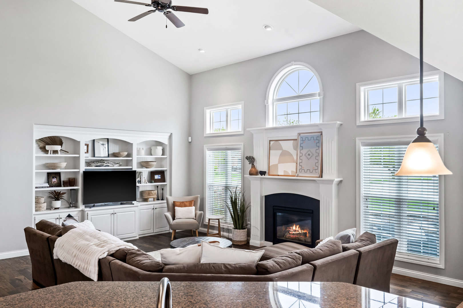 2213 Tyler Trail, Bloomington, IL 61704