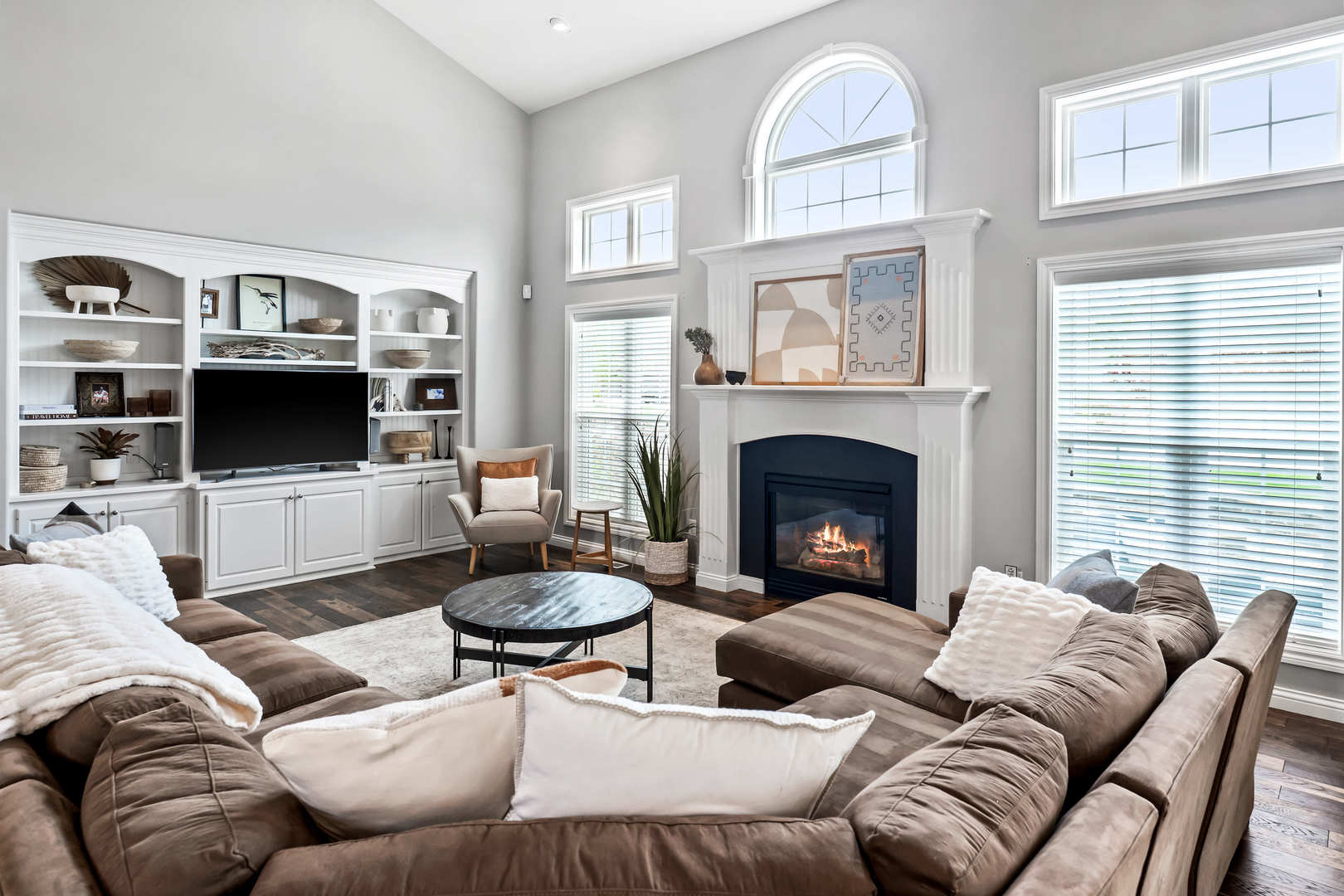 2213 Tyler Trail, Bloomington, IL 61704