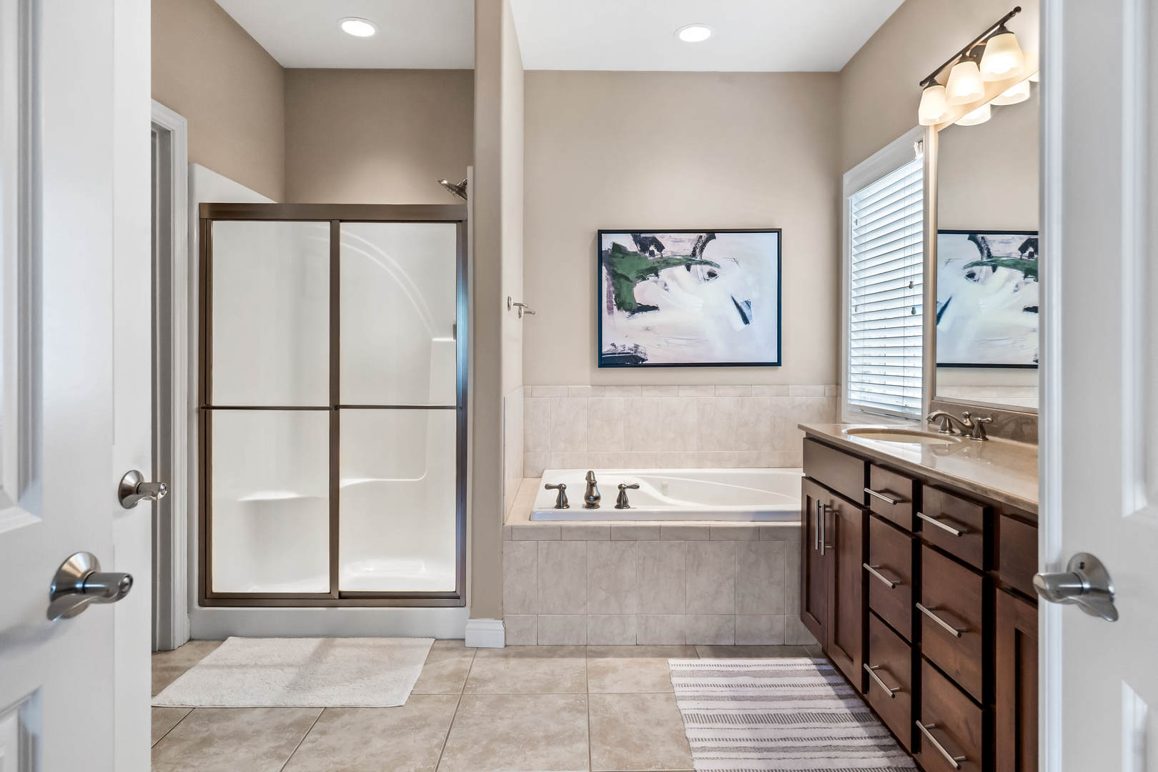 2213 Tyler Trail, Bloomington, IL 61704