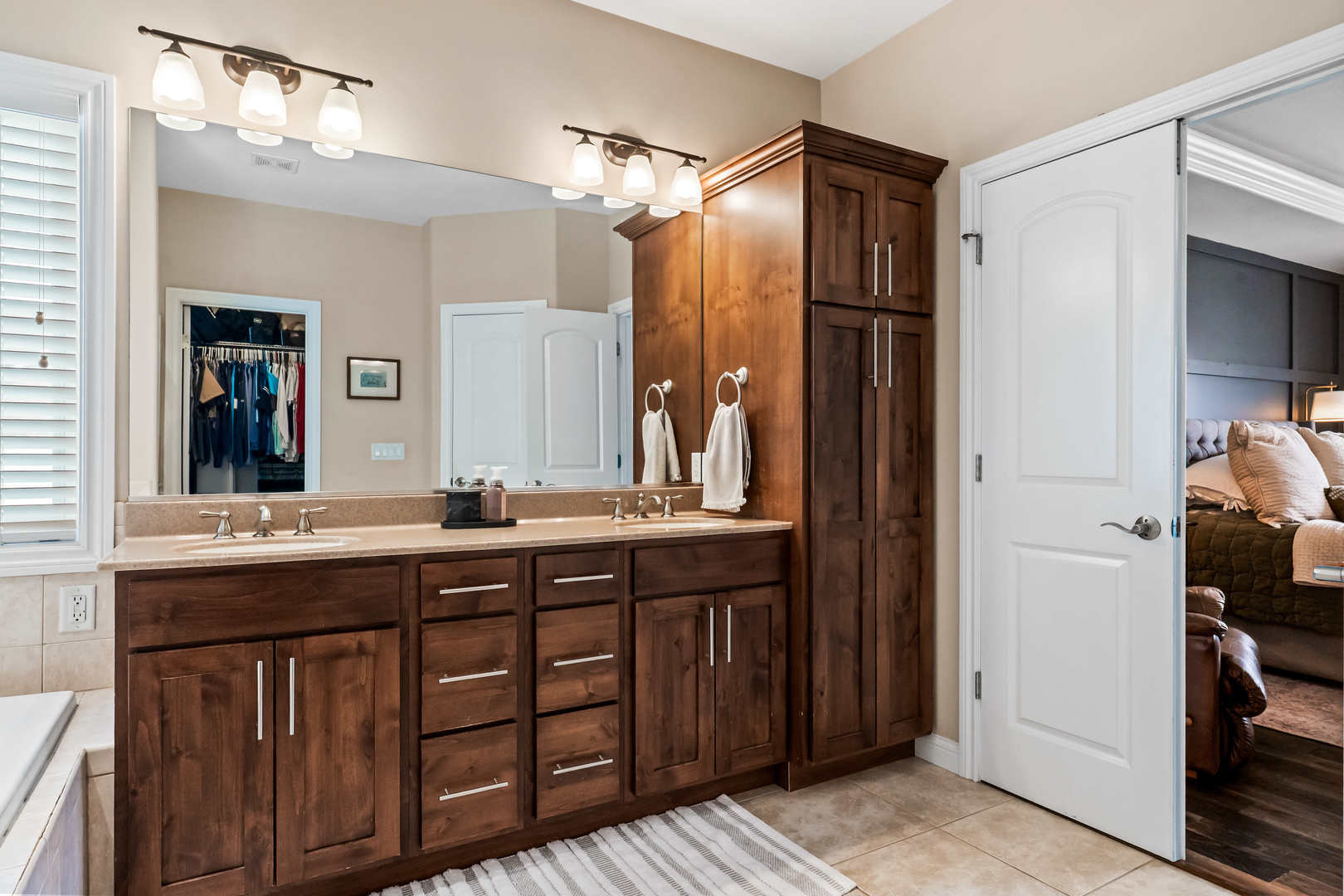 2213 Tyler Trail, Bloomington, IL 61704