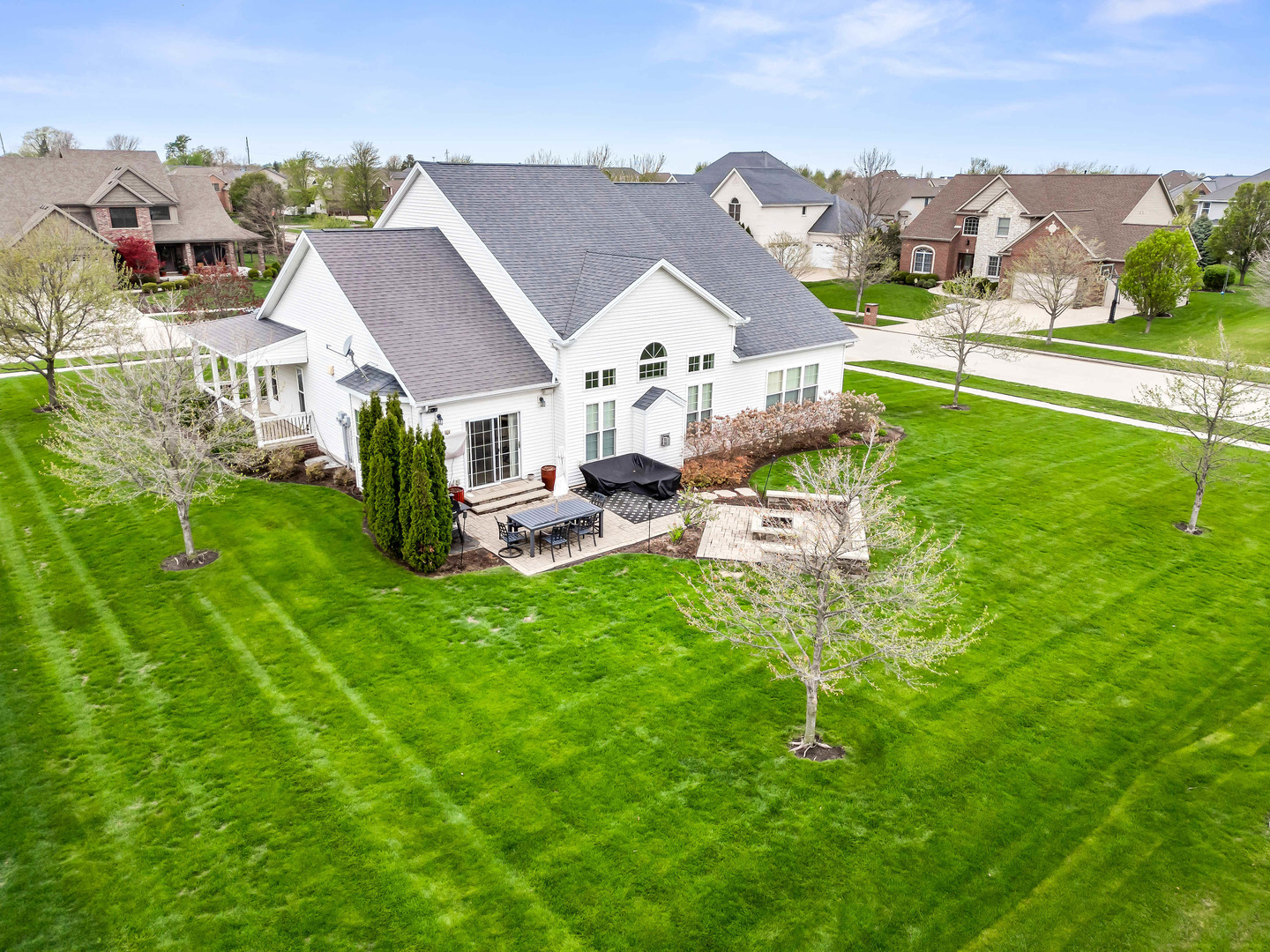 2213 Tyler Trail, Bloomington, IL 61704