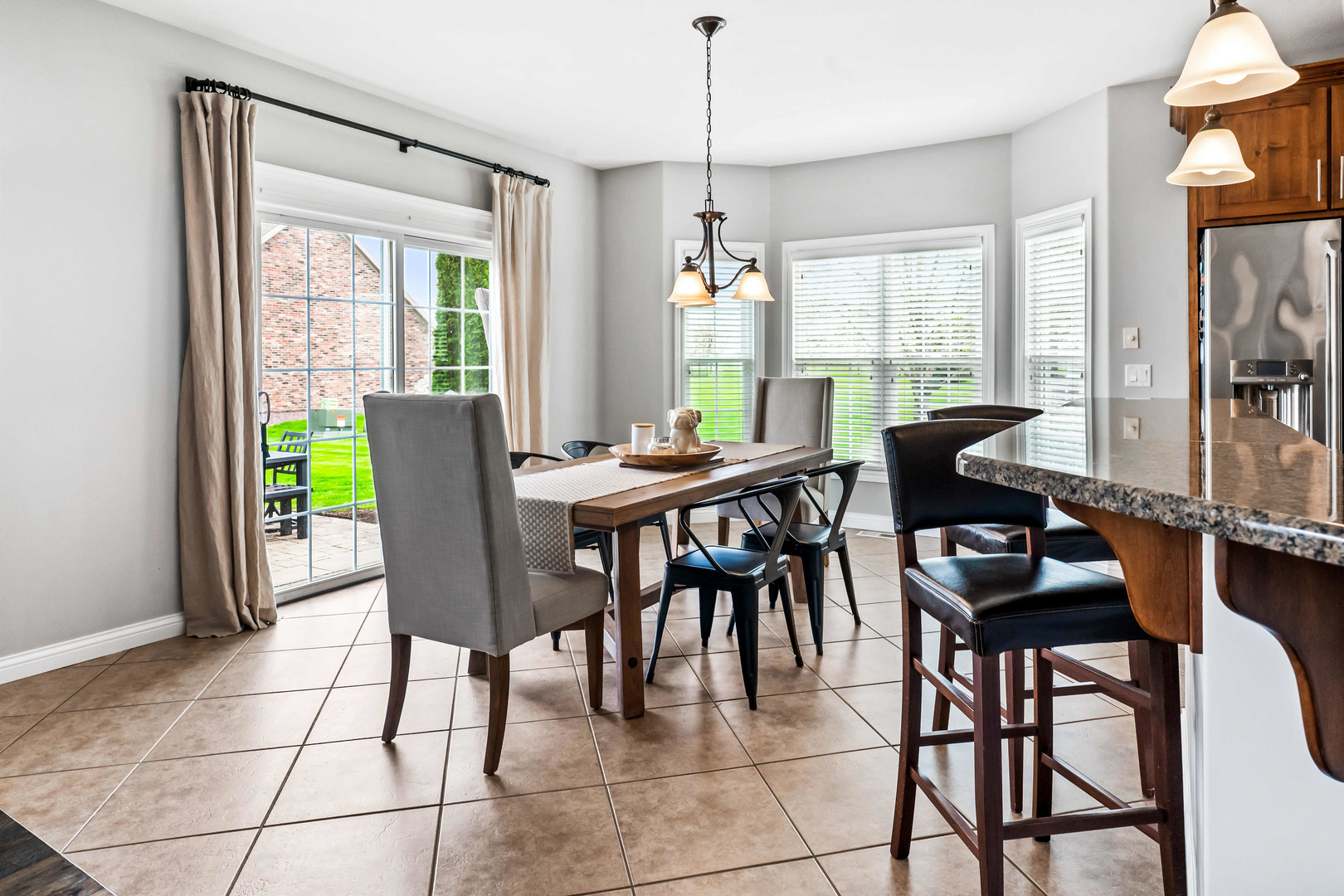 2213 Tyler Trail, Bloomington, IL 61704