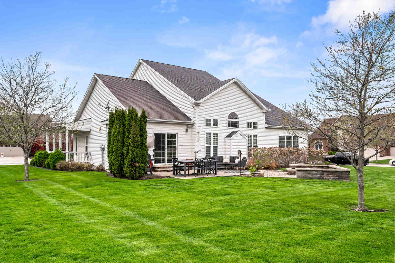 2213 Tyler Trail, Bloomington, IL 61704