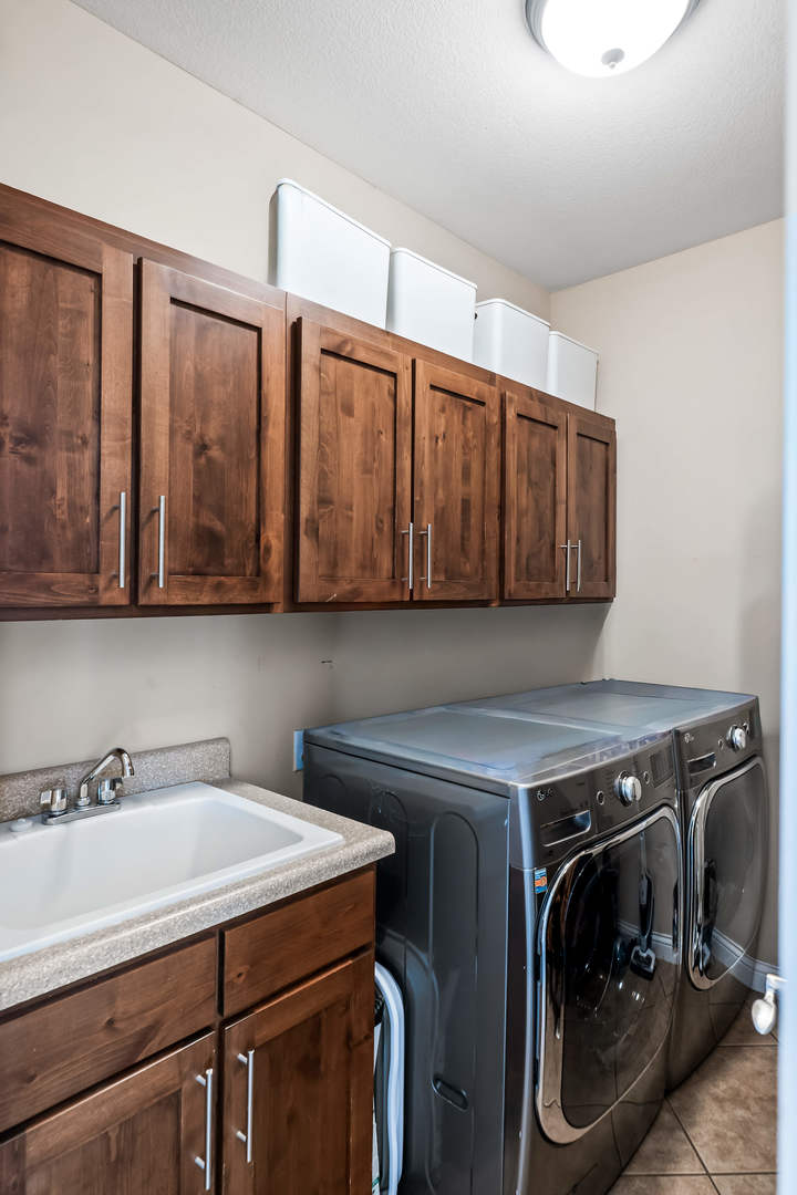 2213 Tyler Trail, Bloomington, IL 61704