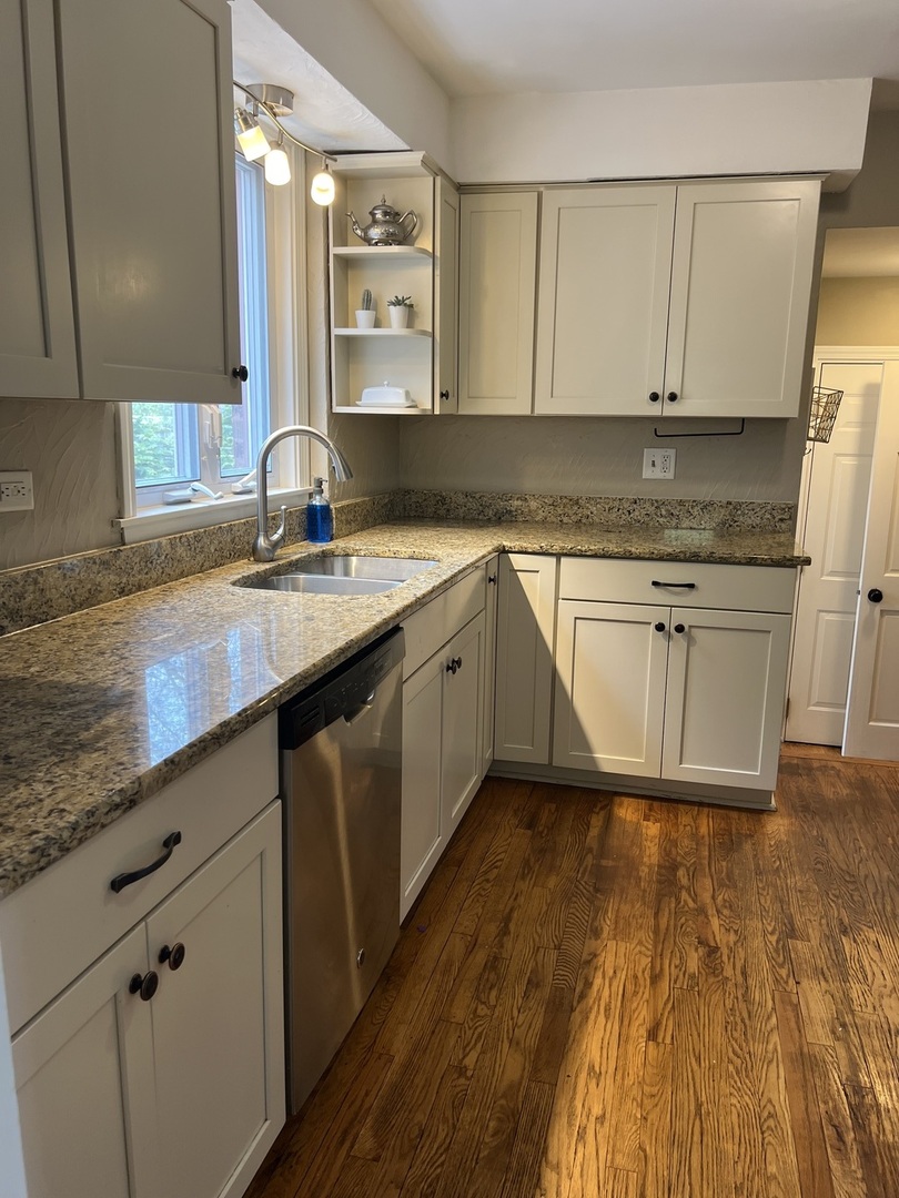 4716 Wolf Road, Western Springs, IL 60558