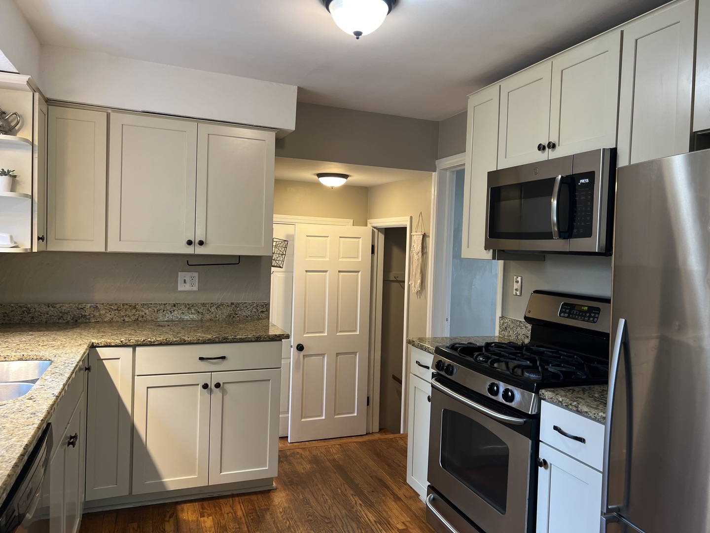 4716 Wolf Road, Western Springs, IL 60558