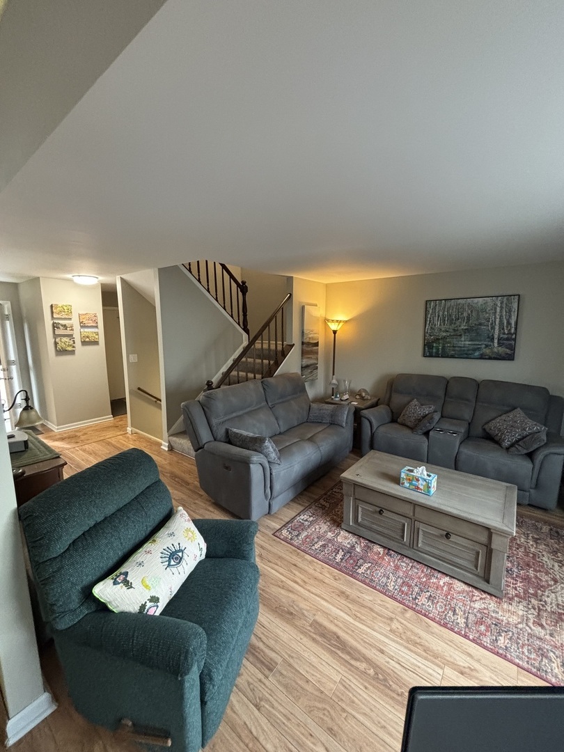 2179 N Queensburg Lane, Palatine, IL 60074