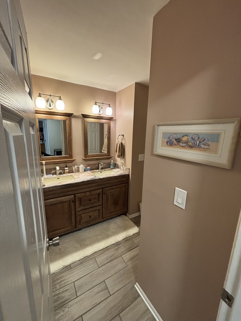 2179 N Queensburg Lane, Palatine, IL 60074