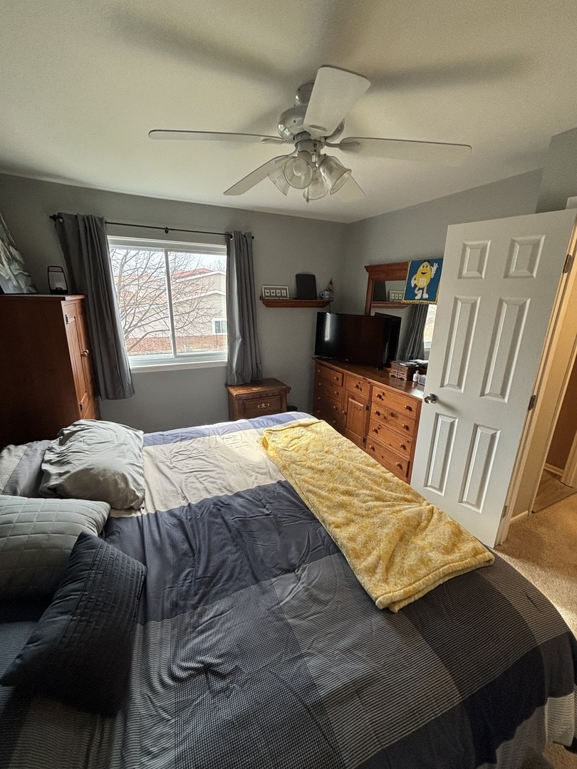 2179 N Queensburg Lane, Palatine, IL 60074