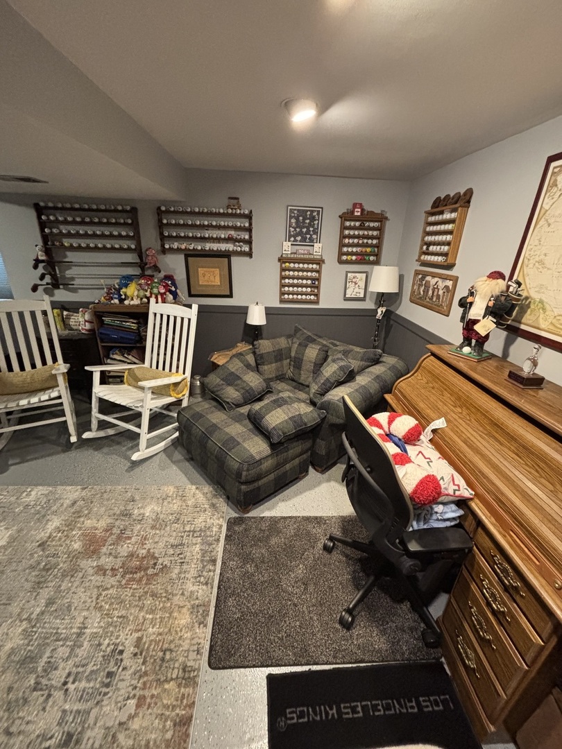 2179 N Queensburg Lane, Palatine, IL 60074