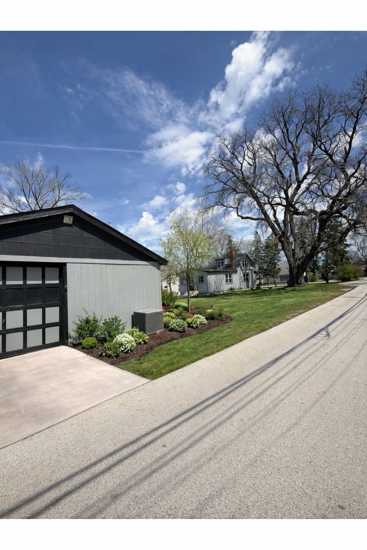105 N Pearl Street, Willow Springs, IL 60480