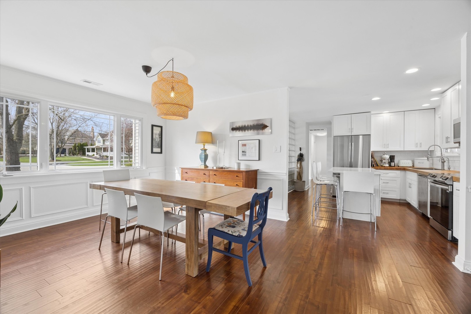 2000 W 55th Place, La Grange Highlands, IL 60525