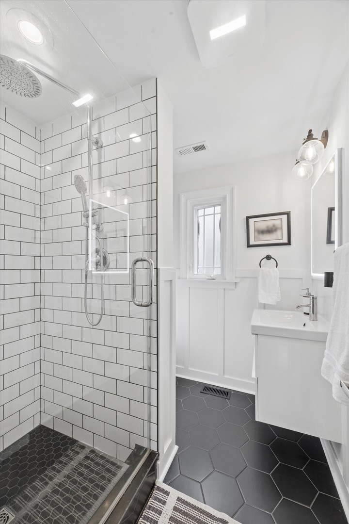 2000 W 55th Place, La Grange Highlands, IL 60525