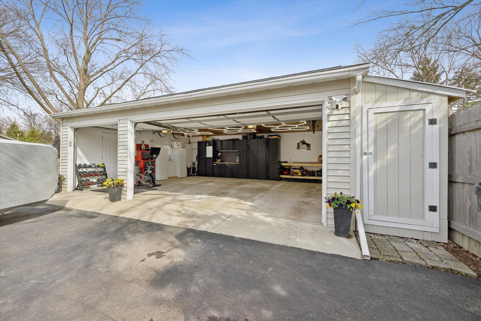 2000 W 55th Place, La Grange Highlands, IL 60525
