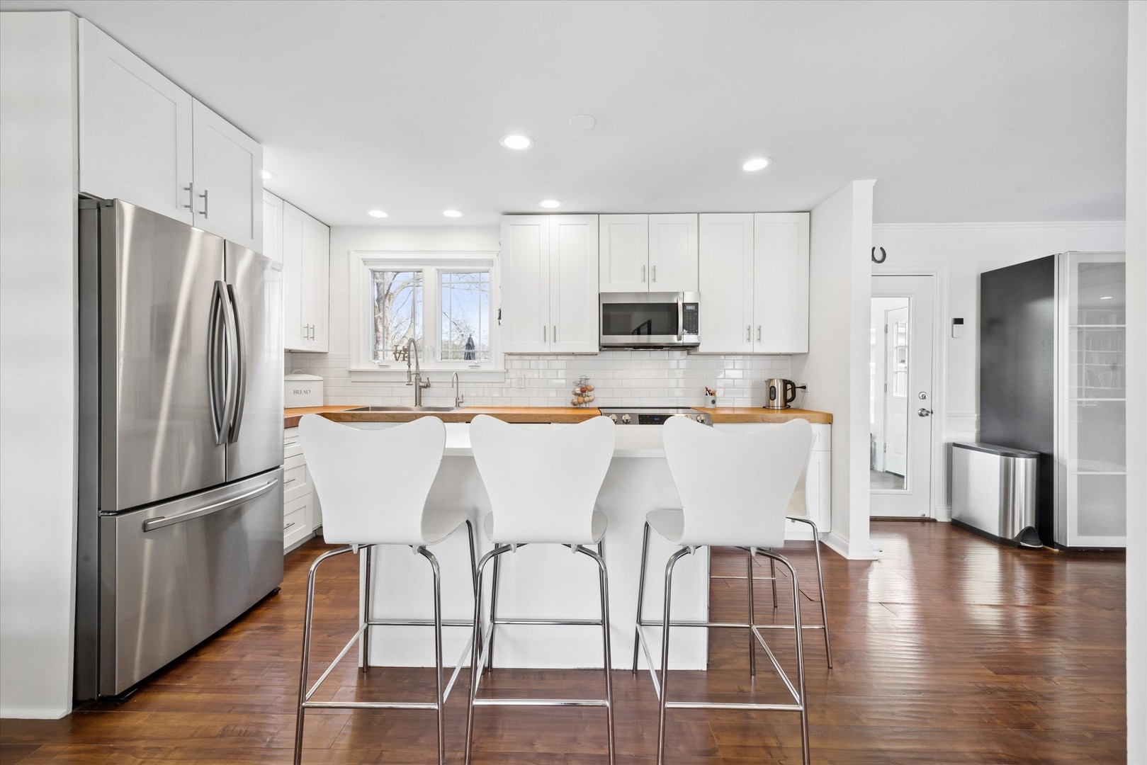 2000 W 55th Place, La Grange Highlands, IL 60525