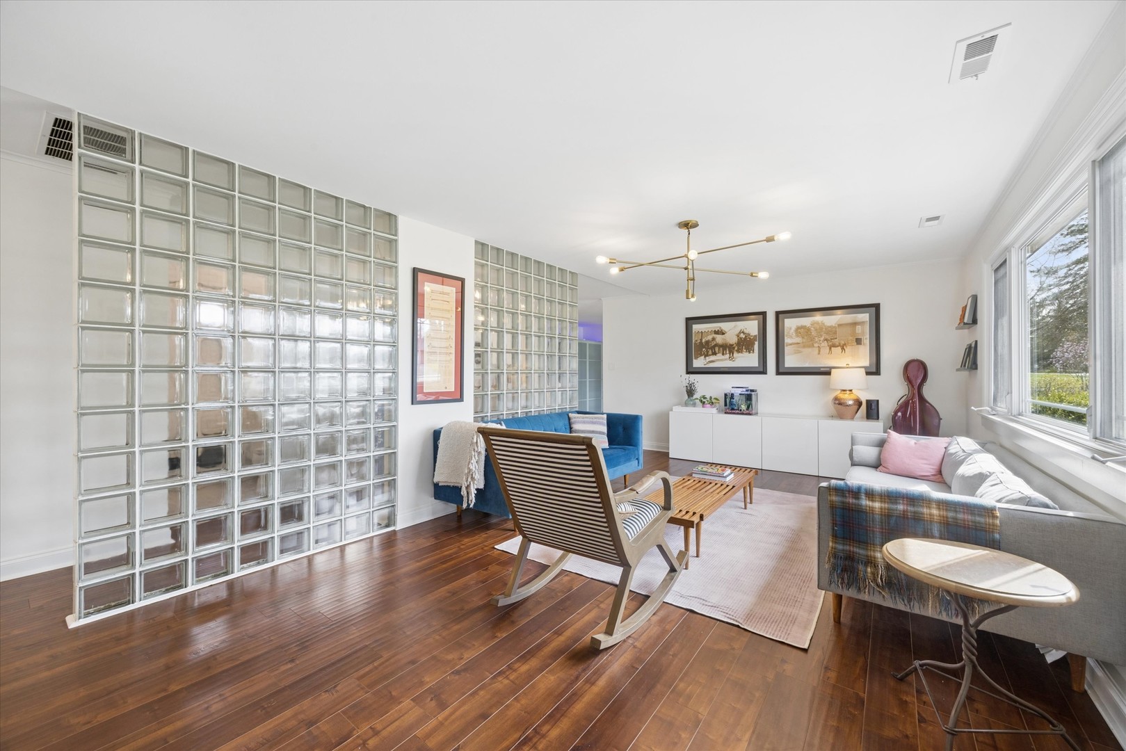 2000 W 55th Place, La Grange Highlands, IL 60525