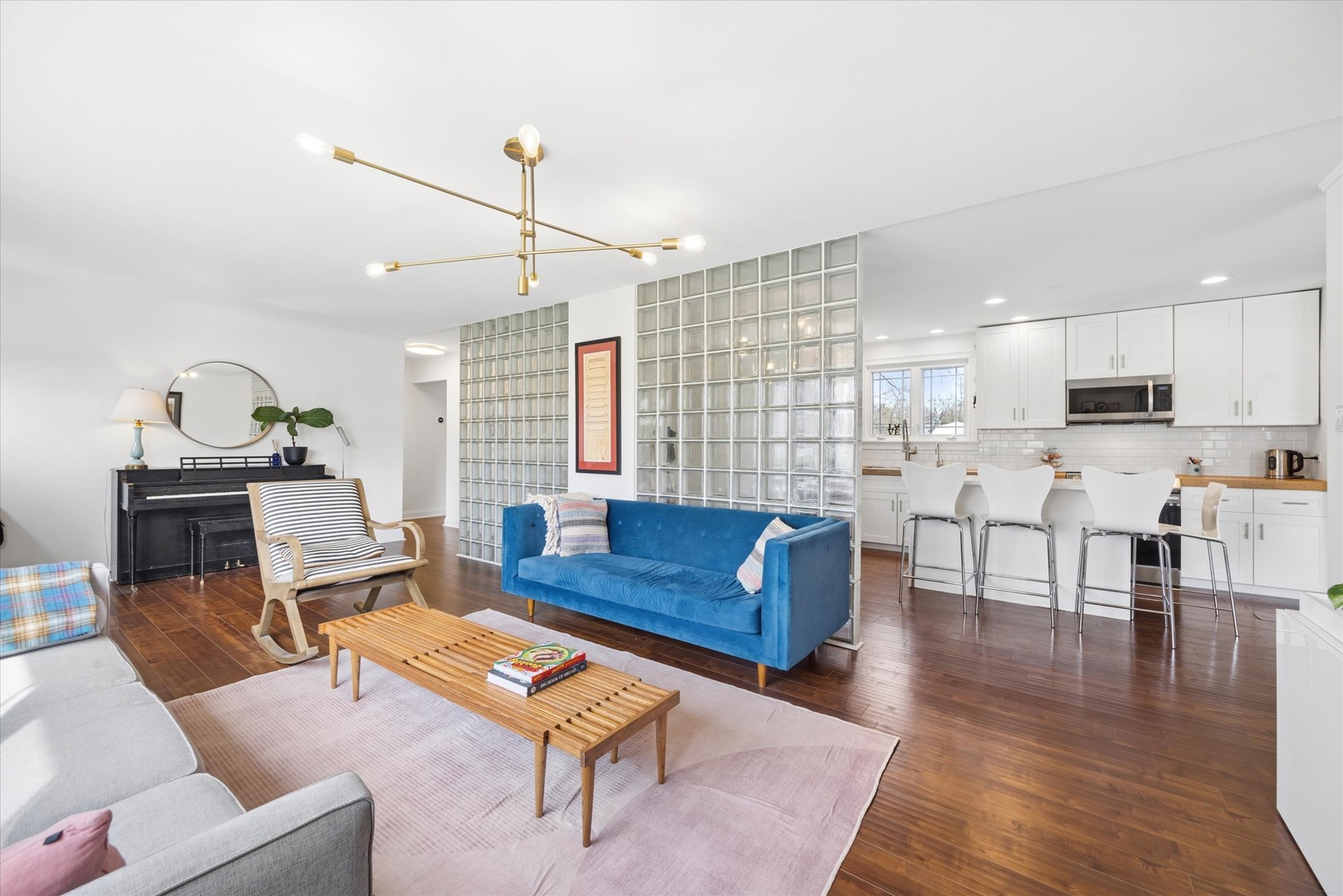 2000 W 55th Place, La Grange Highlands, IL 60525