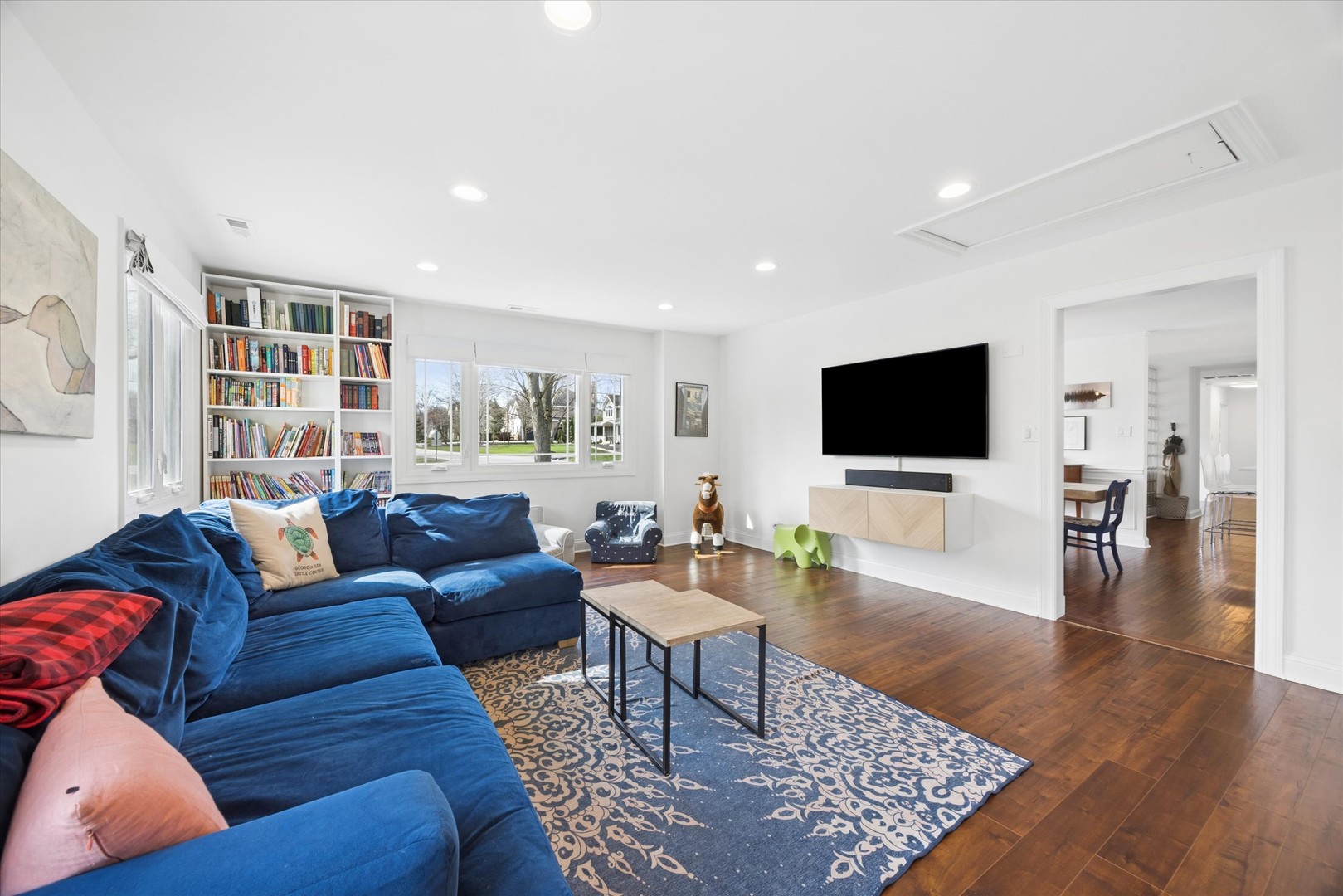 2000 W 55th Place, La Grange Highlands, IL 60525