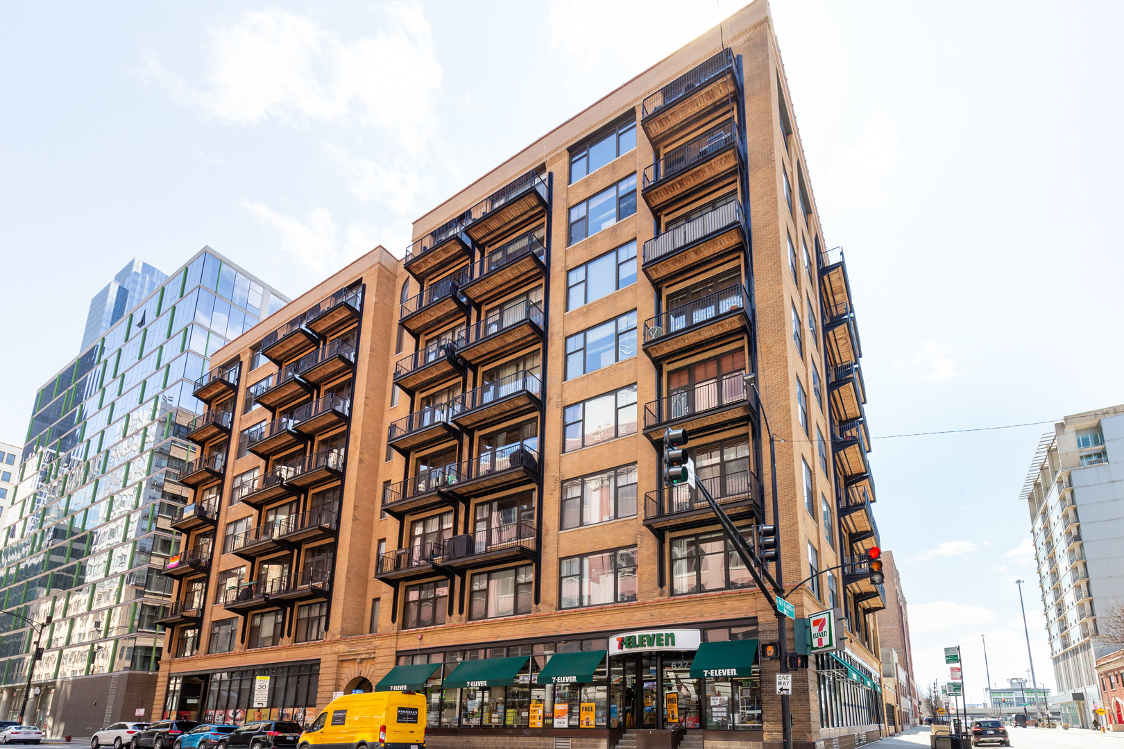 625 W Jackson Boulevard #402, Chicago, IL 60661