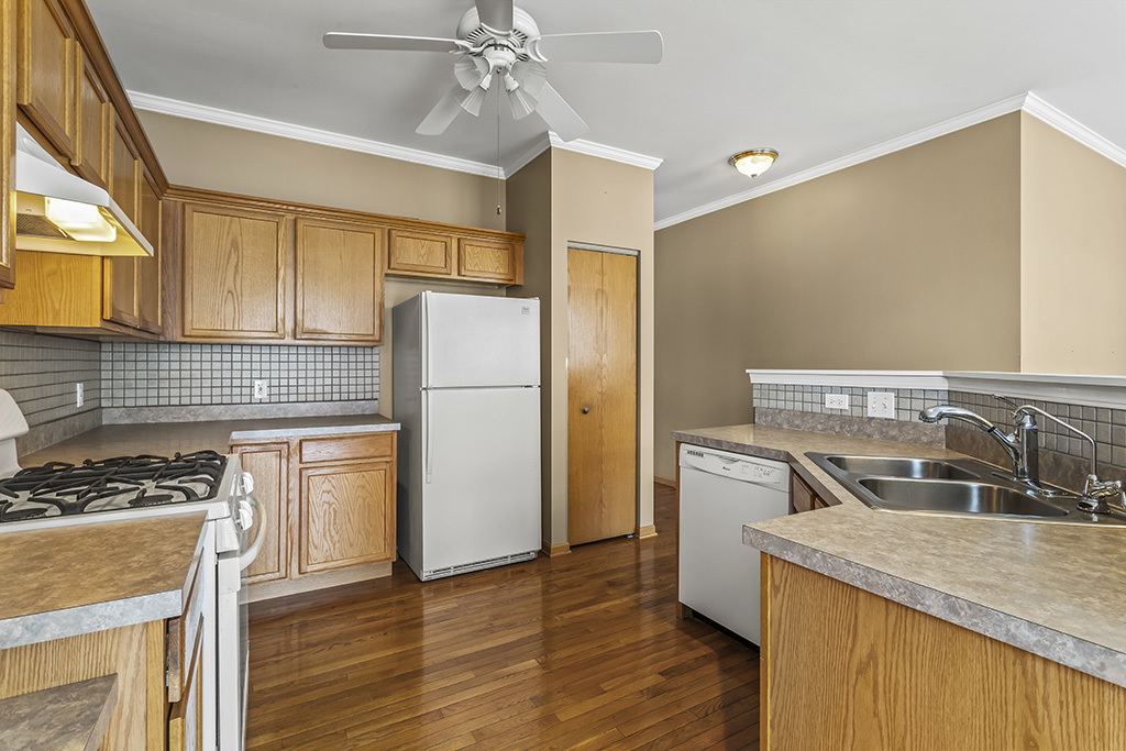 1553 Benzie Circle, Romeoville, IL 60446