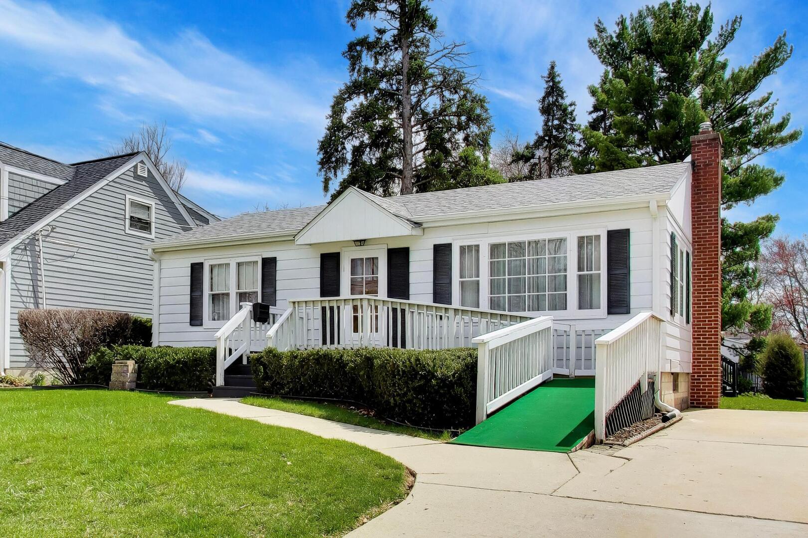 311 Elm Street, Glen Ellyn, IL 60137