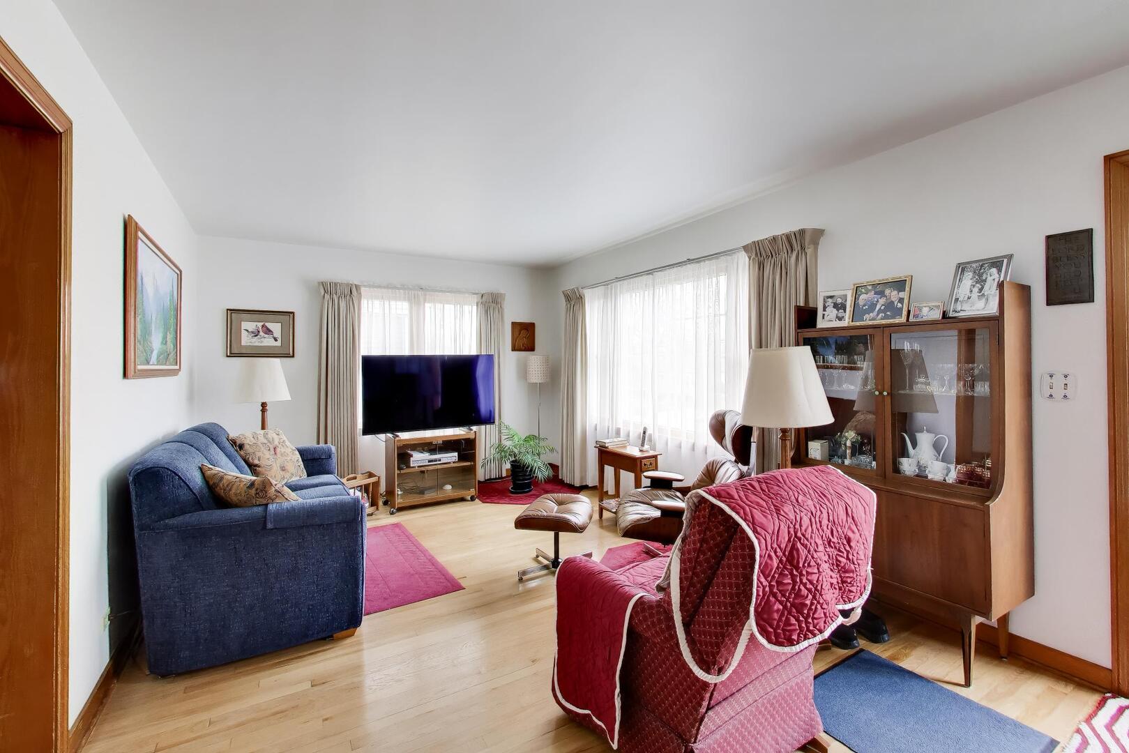 311 Elm Street, Glen Ellyn, IL 60137