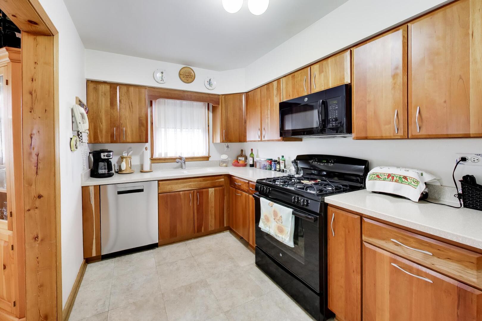 311 Elm Street, Glen Ellyn, IL 60137