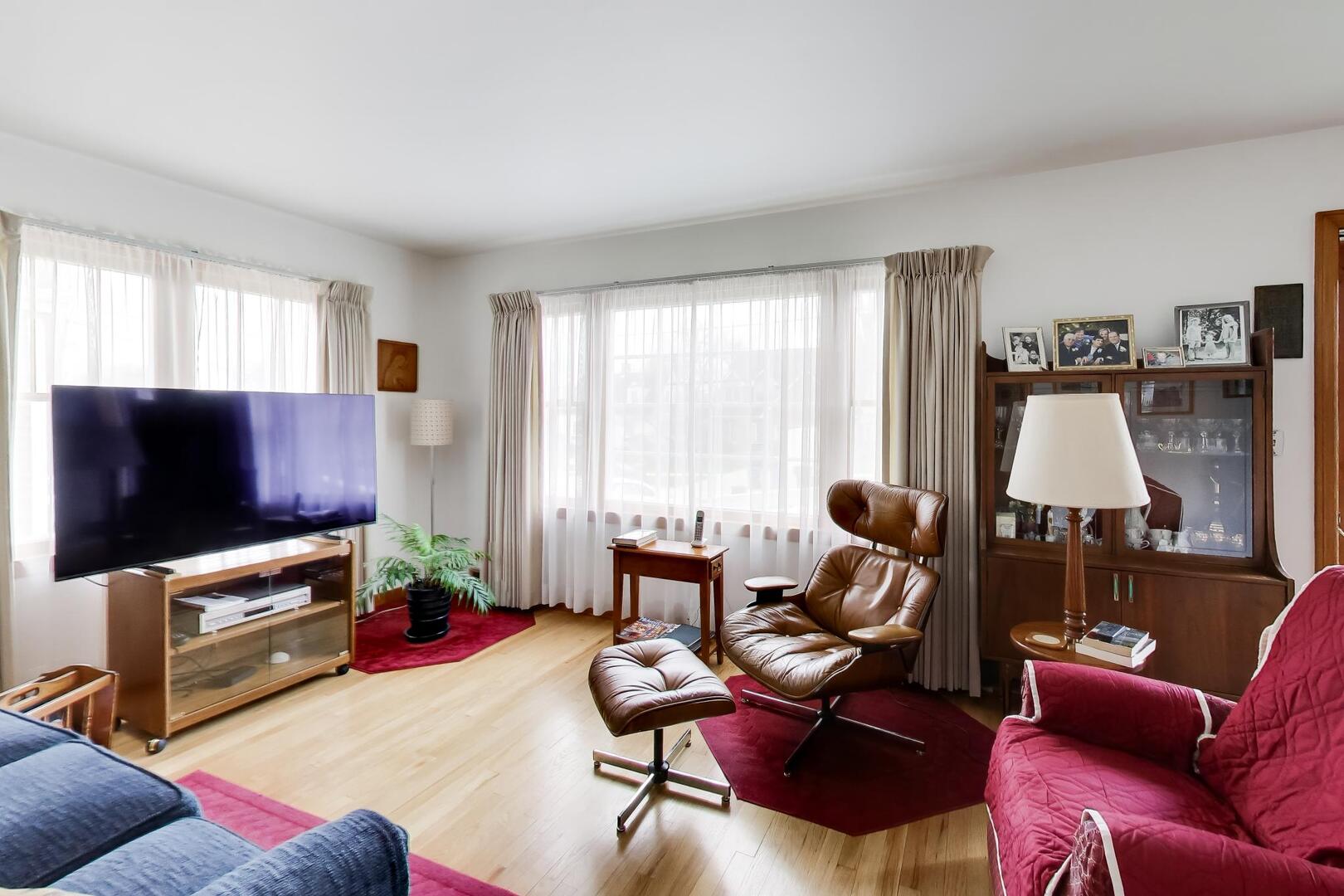 311 Elm Street, Glen Ellyn, IL 60137