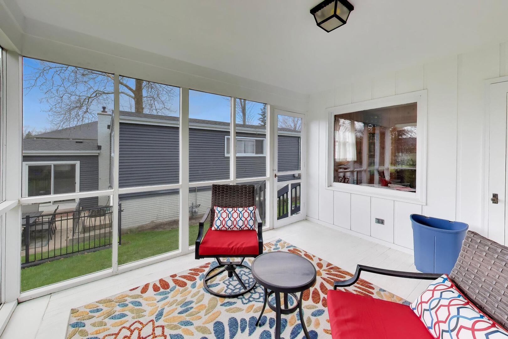 311 Elm Street, Glen Ellyn, IL 60137