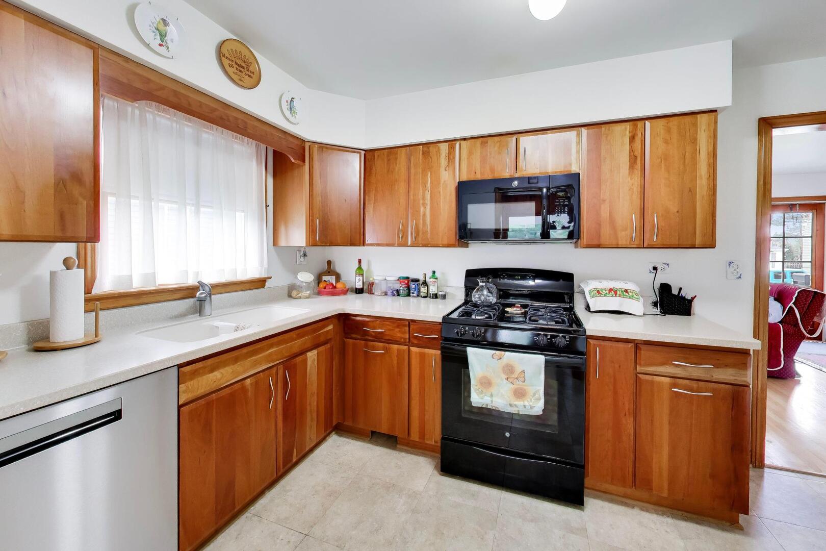 311 Elm Street, Glen Ellyn, IL 60137