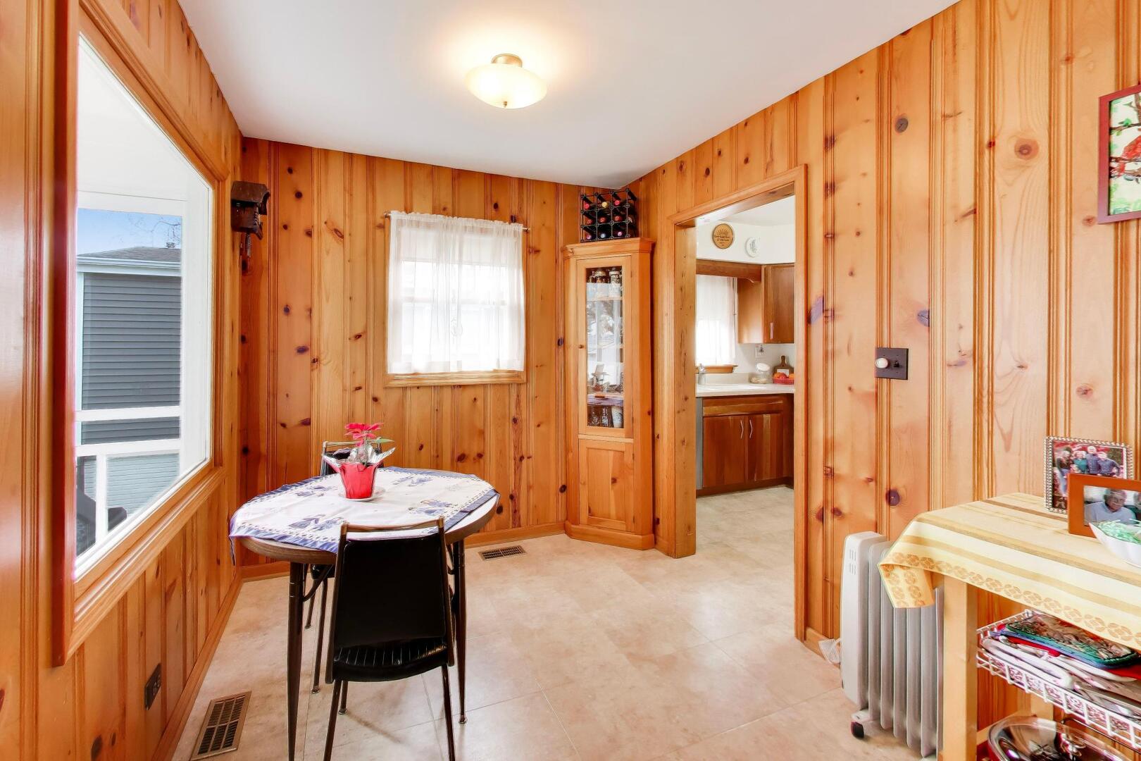 311 Elm Street, Glen Ellyn, IL 60137